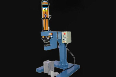 自動鉚釘機操作過程中出現問題怎么解決?