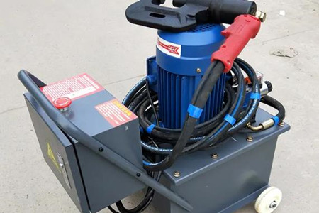 如何保養(yǎng)風管鉚釘機?四點措施需重視!