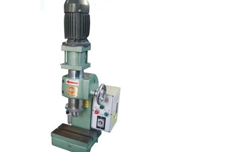 如何提高和改進鉚釘機強度和連接方式?