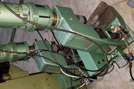 數控鉚釘機，一次可完成多個工位的鉚接任務！