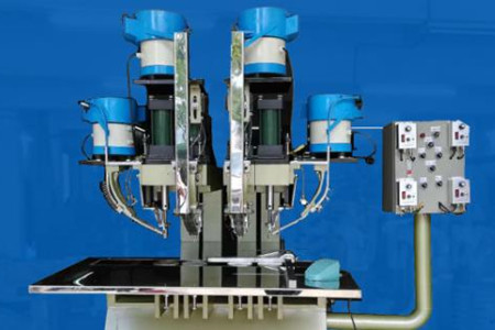 鉚釘機(jī)怎么選型號(hào)?碩峰來(lái)教你!