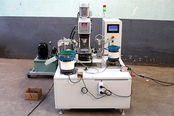 氣動鉚釘機設備實拍